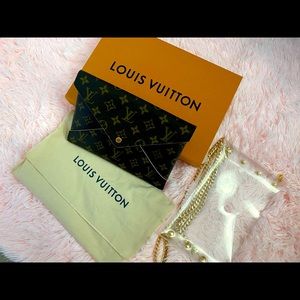 Louis Vuitton Pochette
